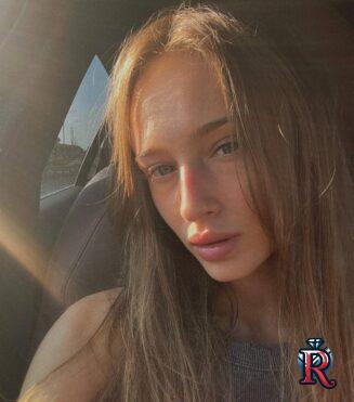 photo_5298531175905749949_y