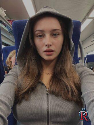 photo_5298531175905749951_y