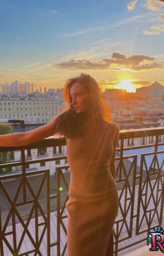 photo_5298531175905749954_y