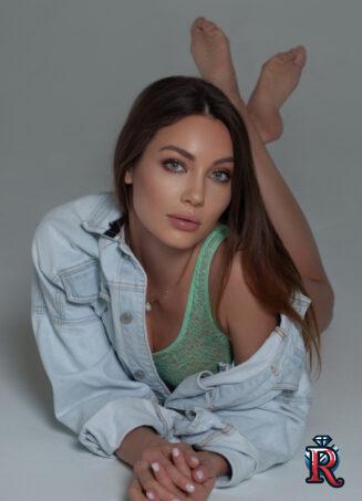 Juliana-12-20-1-470x705_vb_c