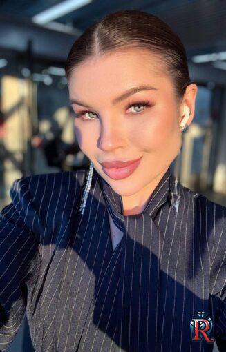 photo_5188242428698687849_y