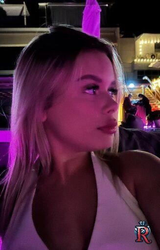 photo_5204148685460600707_y