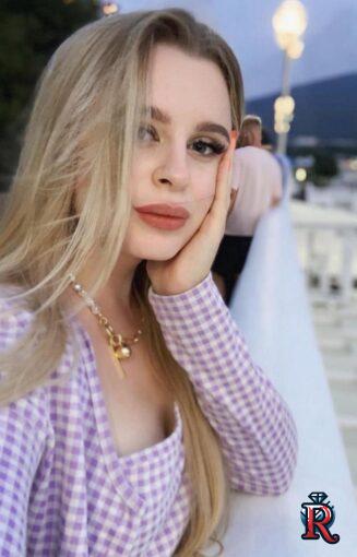 photo_5213301767578262403_y