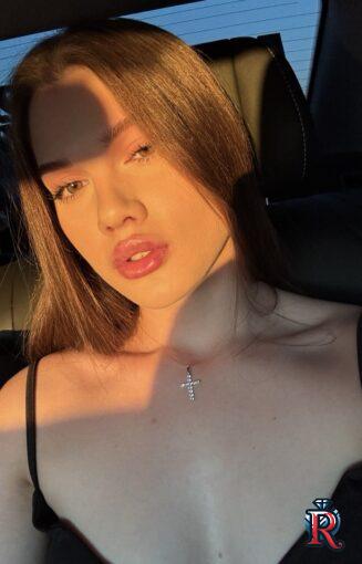 photo_5215330856154036798_y