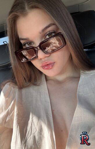 photo_5215330856154036800_y