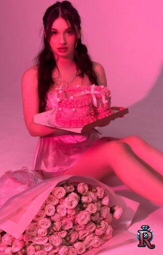 photo_5233680983670853178_y