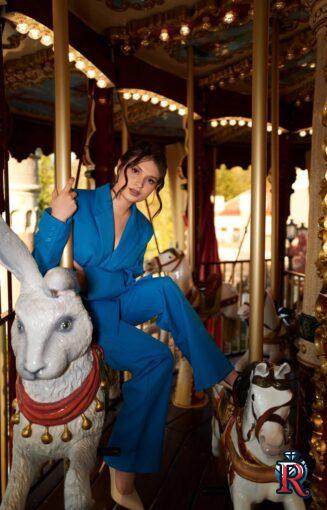 photo_5233680983670853179_y