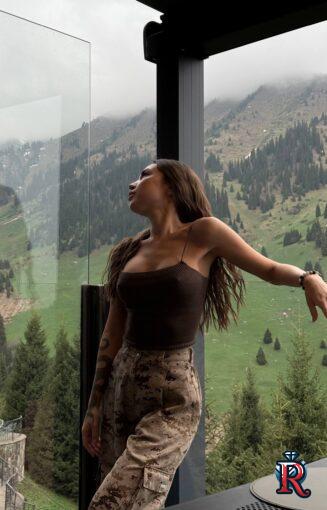 photo_5242619768387797027_w