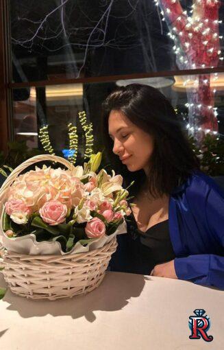 photo_5253786691947324783_y