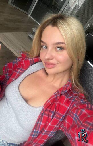 photo_5255774832308646732_y