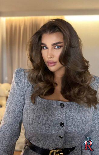 photo_5260422910340884047_y