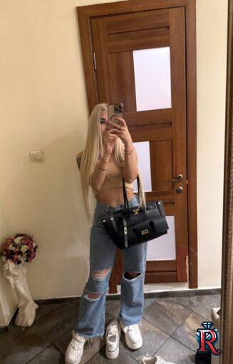 photo_5260588047538452489_y