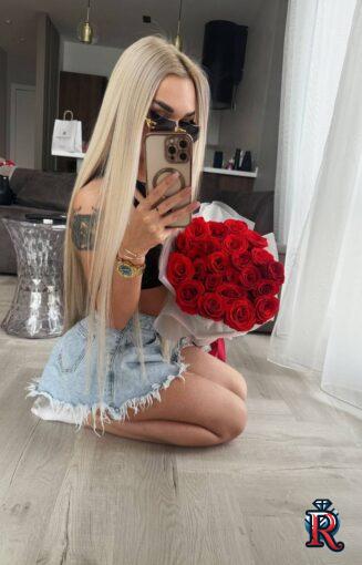 photo_5260588047538452491_y