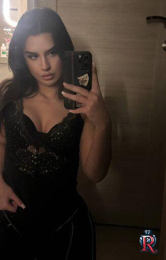 photo_5262908459454688697_y