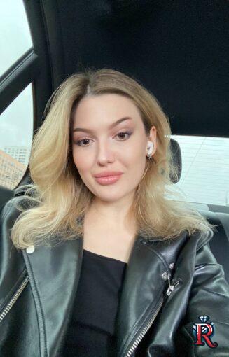 photo_5264922116216707106_y