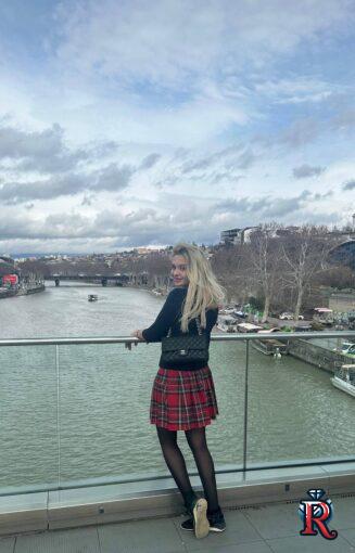 photo_5269582177207710501_y