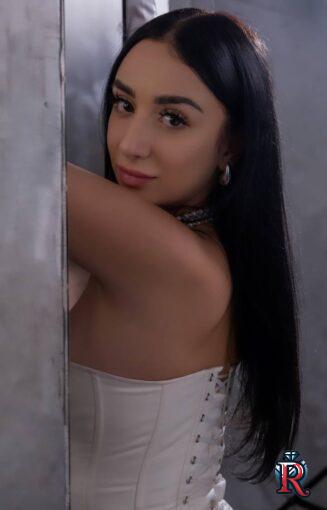 photo_5282988715758708074_y