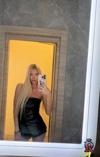 photo_5287359583716769274_y