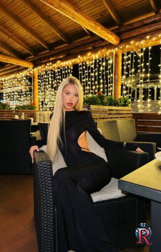 photo_5287359583716769277_y