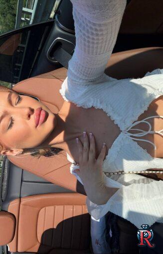 photo_5287359583716769280_y