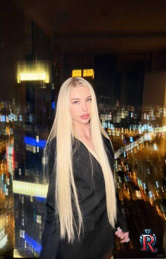 photo_5289633386647909923_y