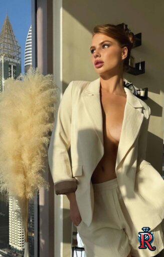 photo_5301269608398972878_y