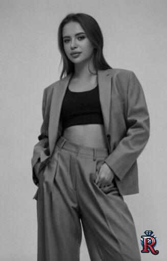 photo_5305680531222032141_y