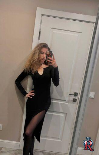 photo_5307987280847303119_y