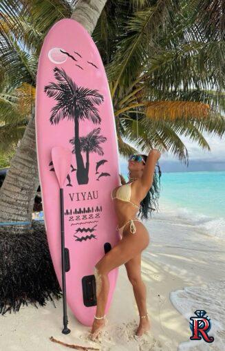 photo_5310153439013111791_y