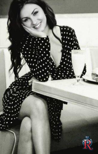 photo_5318826193459470987_y