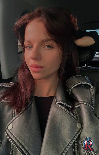 photo_5325734502326200557_y