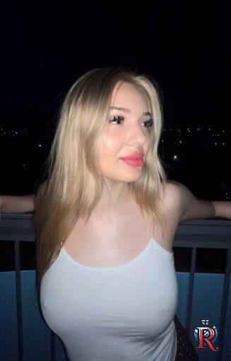 photo_5332770238577631397_y