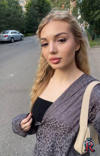 photo_5332770238577631399_y