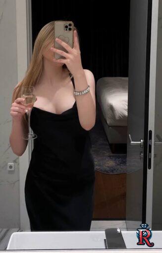 photo_5332770238577631408_y