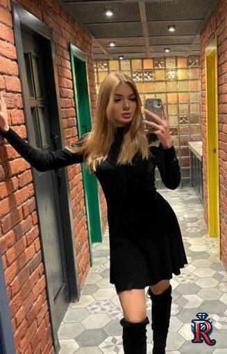 photo_5334946446966908949_y