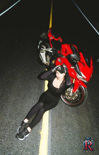 photo_5336995975295790605_y