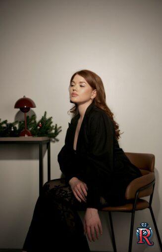 photo_5339259251265833969_y