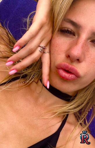 photo_5339455724541046157_y