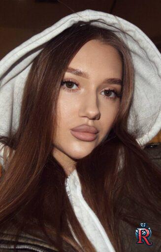 photo_5339553971921687809_y