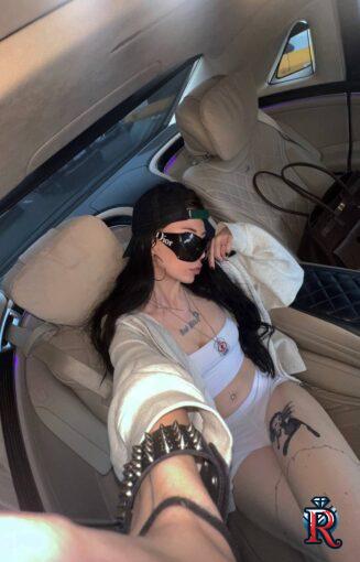 photo_5345923043345695376_y