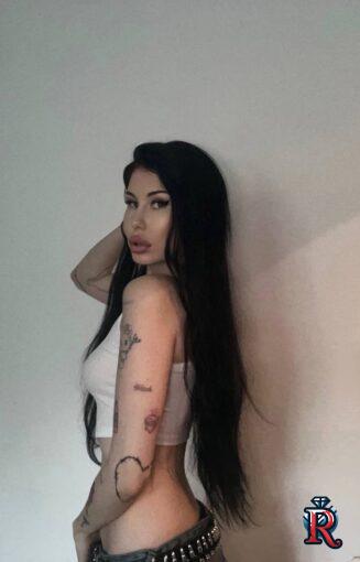 photo_5345923043345695384_y