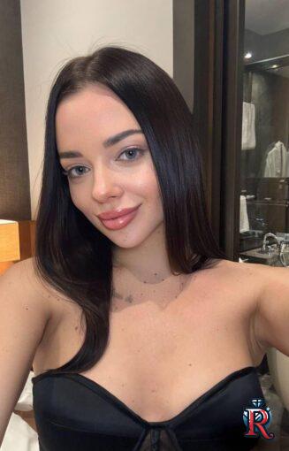 photo_5348572471235382401_y