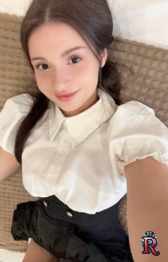 photo_5352833985027373917_y