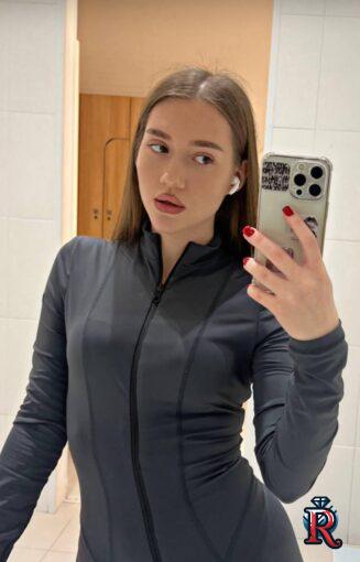 photo_5361722454209924214_y