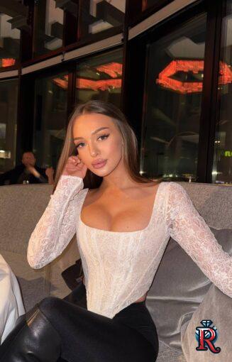 photo_5368324080933139736_y