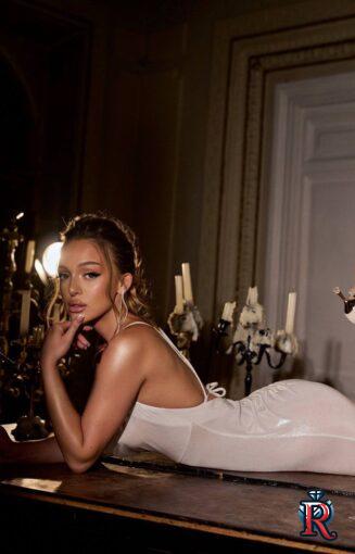 photo_5368324080933139739_y