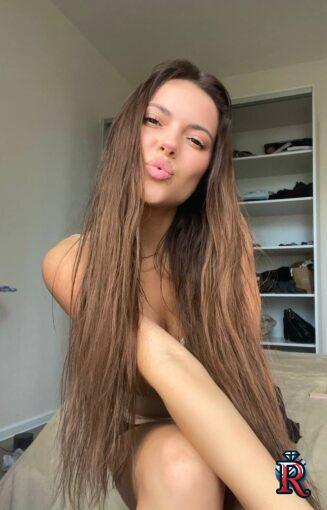 photo_5371044650657376172_y