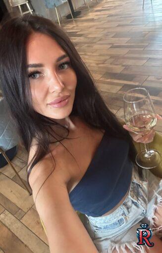 photo_5375564498146040151_y