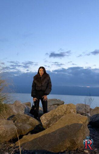 photo_5377758620843894560_y