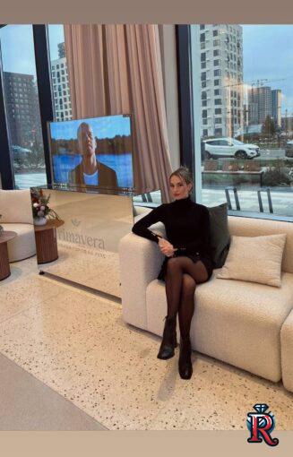 photo_5382350378969988690_y